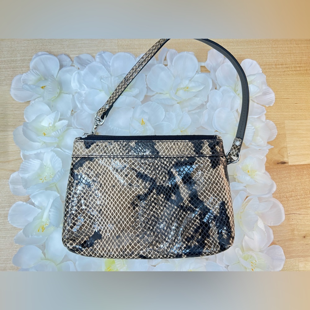 Coach Madison Python-Embossed Leather Wristlet. Madison and Kristin collection - Picture 4 of 6